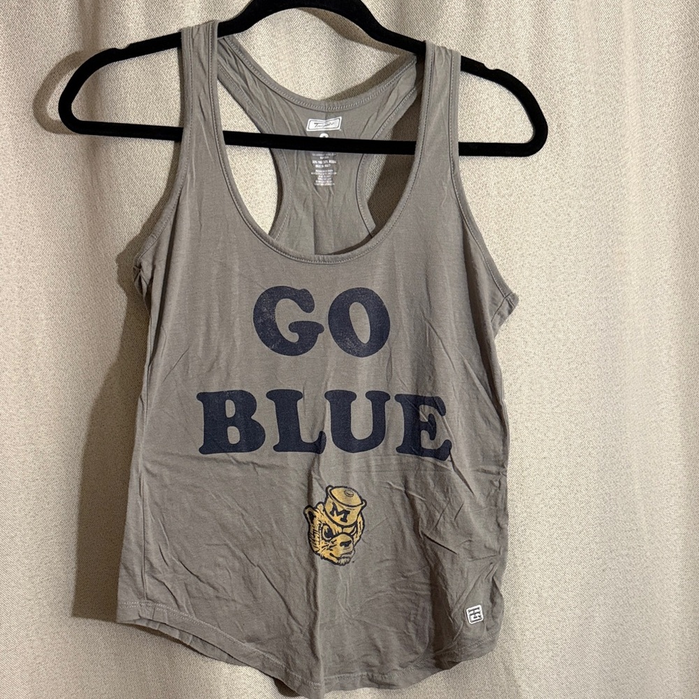 Casual Gray Tank Top with Blue Graphic